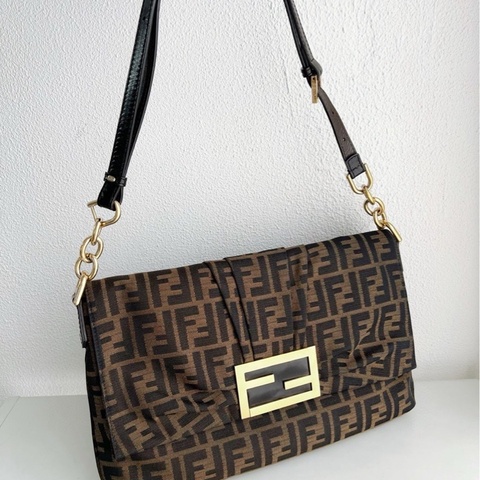 Fendi 老花ff法棍baguette 肩背斜背包