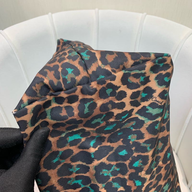 Coach 啡色豹紋大托特包 布料 XB543-37