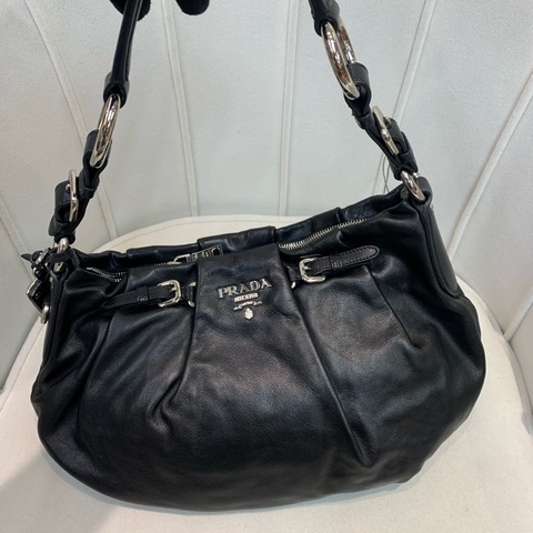 Prada 黑色全皮上肩包 銀扣 XB528