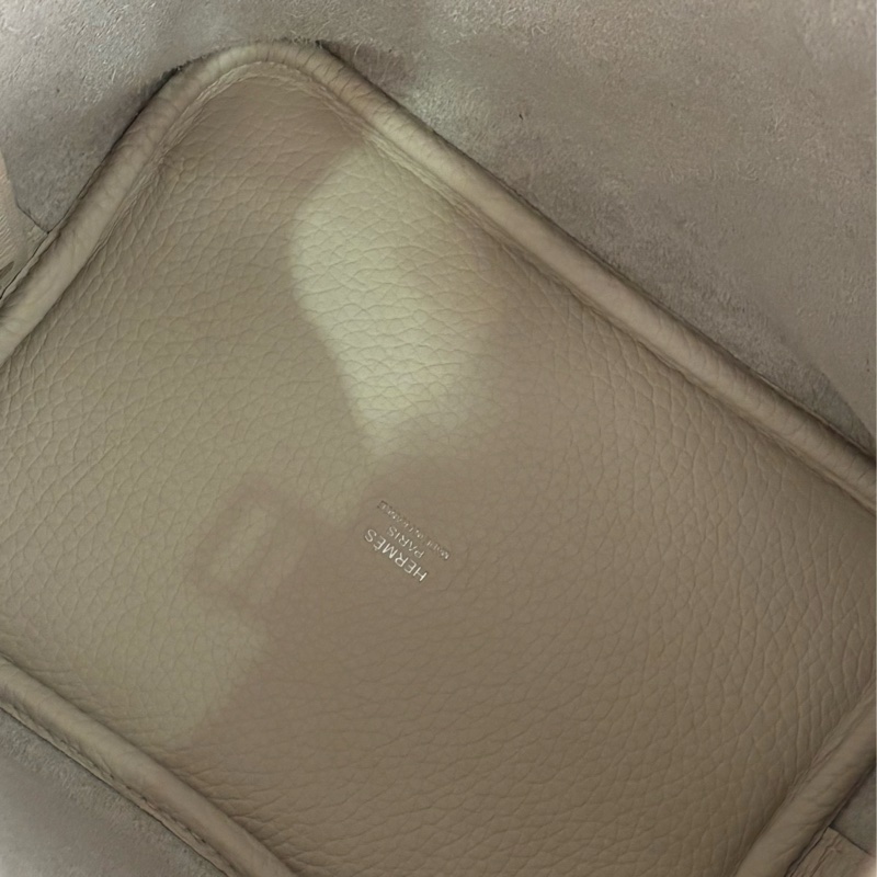 全新抱出Hermès Picotin 18 奶昔白銀釦K刻-1