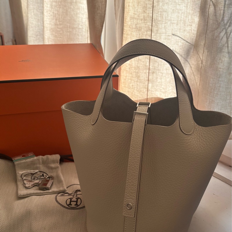 全新抱出Hermès Picotin 18 奶昔白銀釦K刻-5