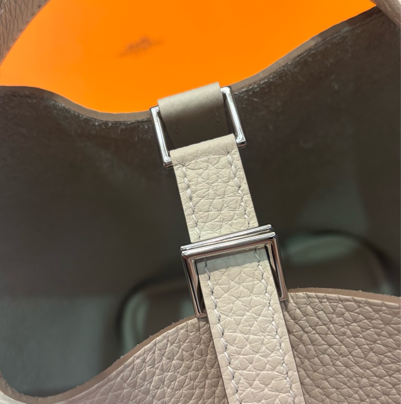 全新抱出Hermès Picotin 18 奶昔白銀釦K刻-12