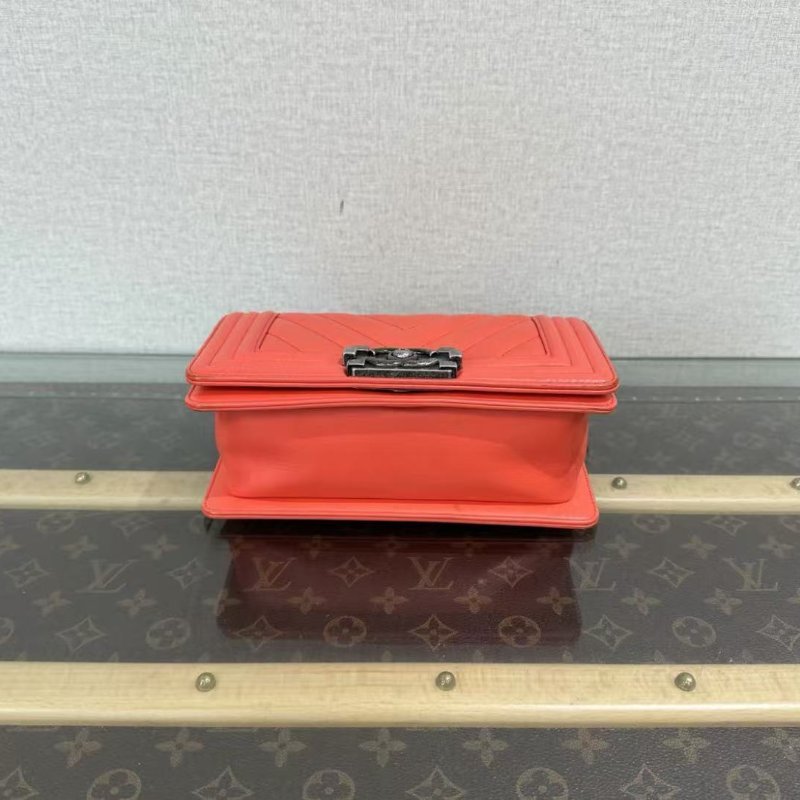 ✨CHANEL 銀扣v紋牛皮leboy小號斜背包20*11*6 98新配件保卡塵袋-3