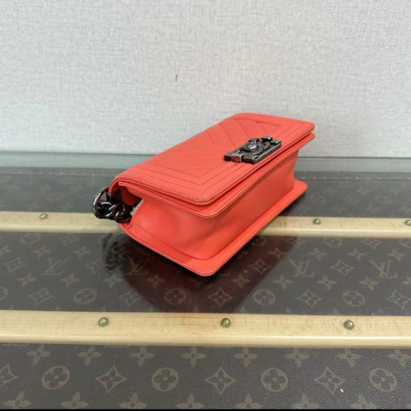 ✨CHANEL 銀扣v紋牛皮leboy小號斜背包20*11*6 98新配件保卡塵袋-4