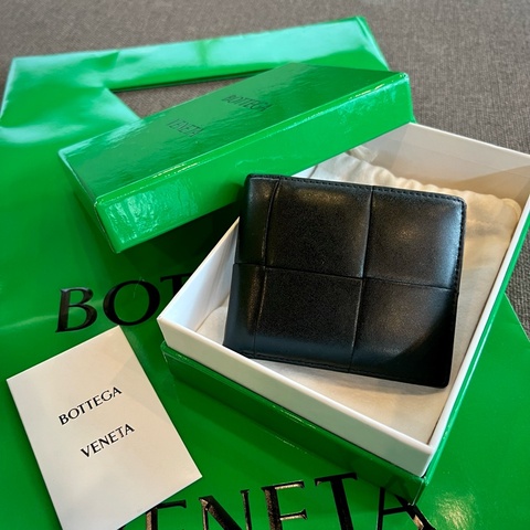 📢二手 經典耐用的低調高質感短夾🖤Bottega Veneta BV新款大格牛皮編織短夾 正品