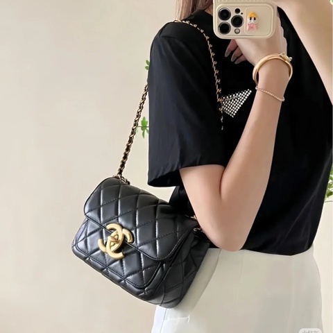 🈶購證 #專櫃22萬入手 #閒置帶膜未使用 香奈兒黑金方胖子24b新款 比經典方胖更實用🔥