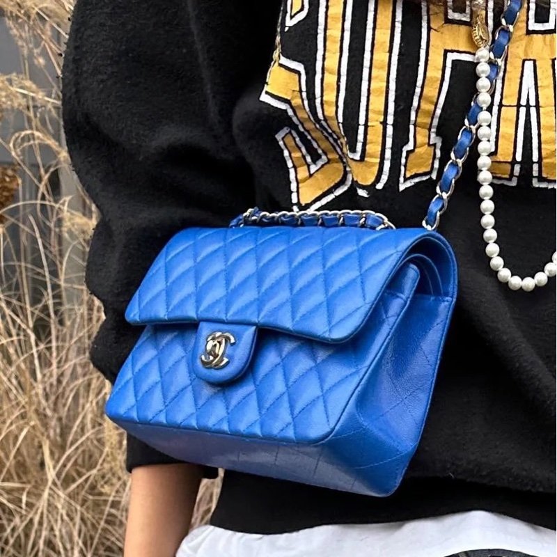 99新🆕Chanel寶藍色金扣羊皮CF23鏈條手提斜挎包🧵-0