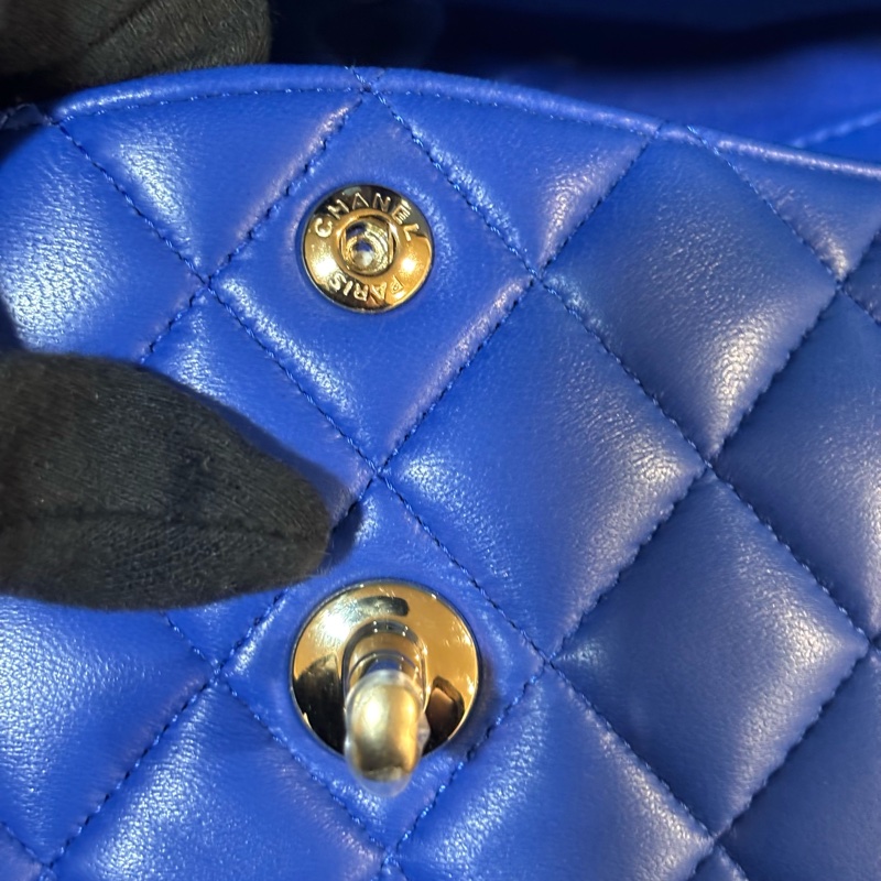 99新🆕Chanel寶藍色金扣羊皮CF23鏈條手提斜挎包🧵-12