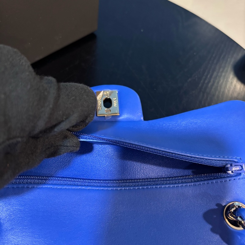 99新🆕Chanel寶藍色金扣羊皮CF23鏈條手提斜挎包🧵-14