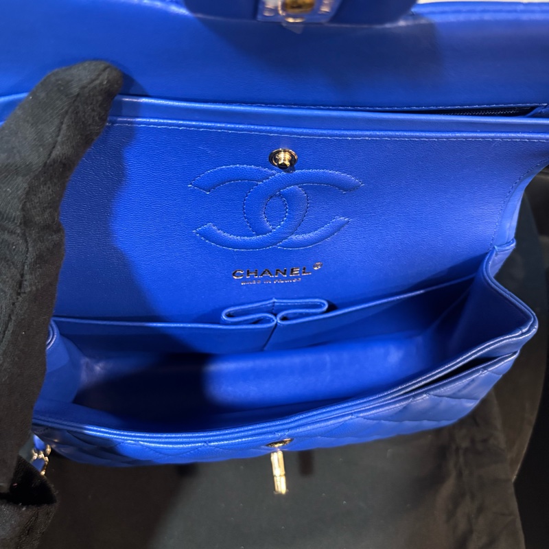 99新🆕Chanel寶藍色金扣羊皮CF23鏈條手提斜挎包🧵-15