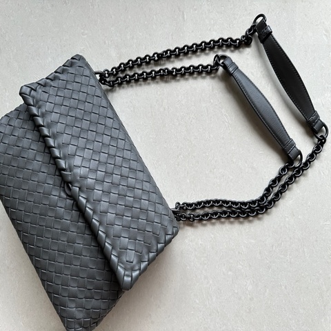 Bottega Veneta 灰色編織肩背包 斜背包