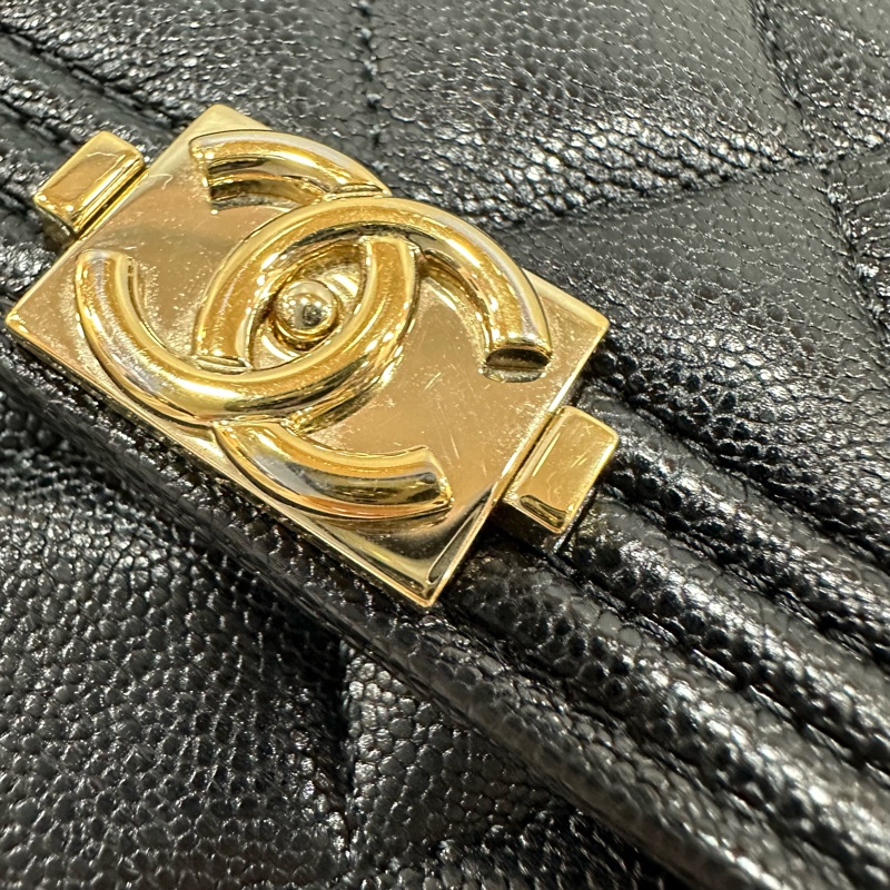 chanel 黑荔枝皮金釦中夾 boy-14