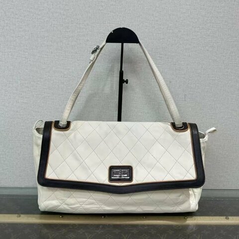 CHANEL 熊貓色2.55銀扣元寶肩背斜背包 38*19*12 98新配件塵袋
