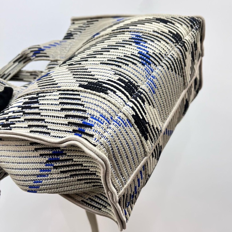 Burberry knitted tote bag-2