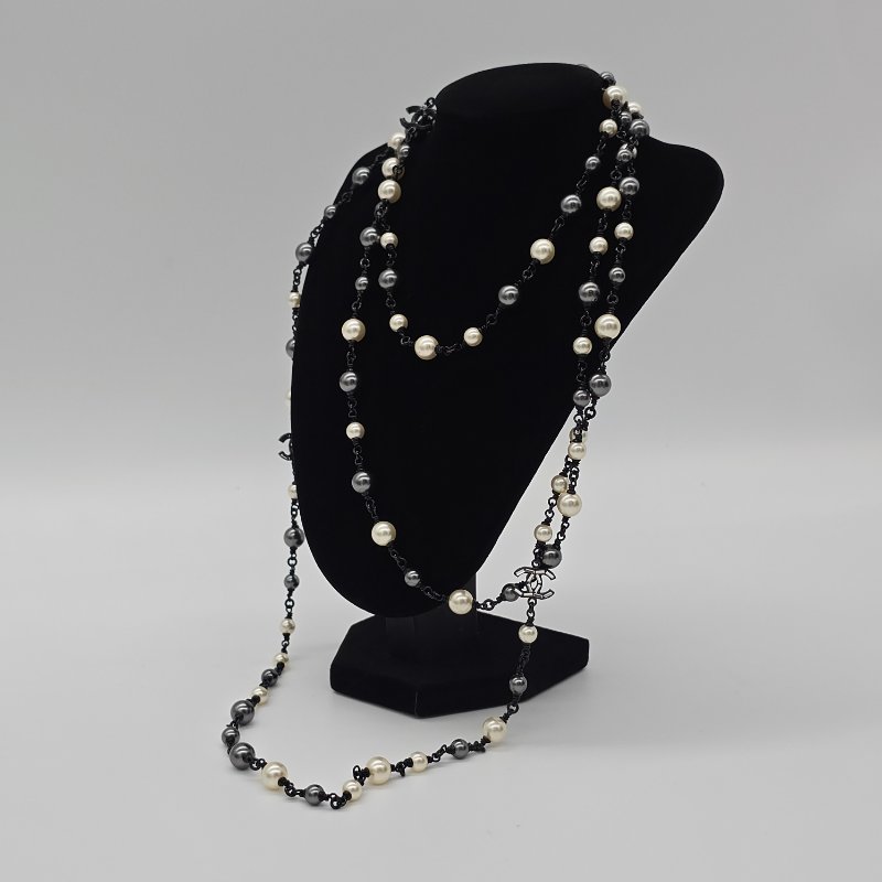 (超新♥️購證盒子)CHANEL 黑白珍珠 巴洛克 雙C LOGO 水鑽 長項鍊 毛衣鏈-1