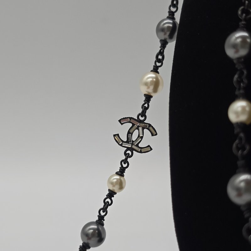 (超新♥️購證盒子)CHANEL 黑白珍珠 巴洛克 雙C LOGO 水鑽 長項鍊 毛衣鏈-3
