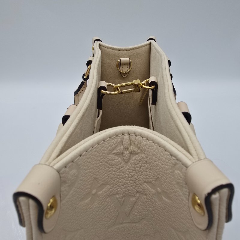 (超新♥️大全配) LOUIS VUITTON ON THE GO 小號 奶油白 牛皮 手提包 電腦包 斜背包|專櫃118,000-6
