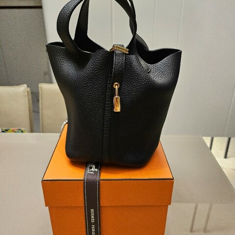 Hermes 黑色金扣菜籃子
