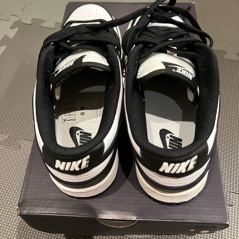 NIKE 休閒鞋 W NIKE DUNK LOW 女黑白色 熊貓/24號-1