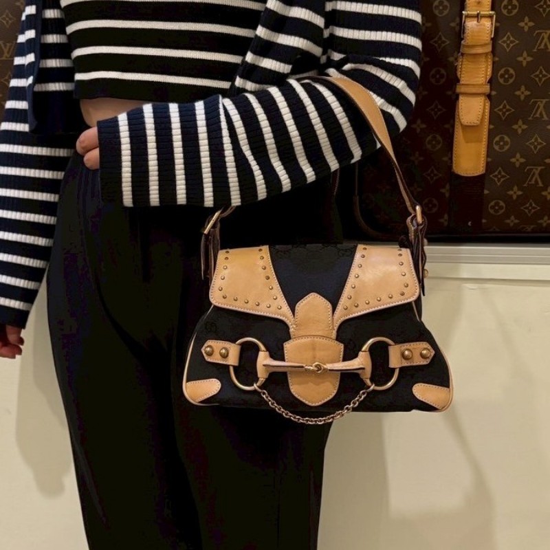 Gucci 駝皮邊黑logo布搖滾系列肩側包-3