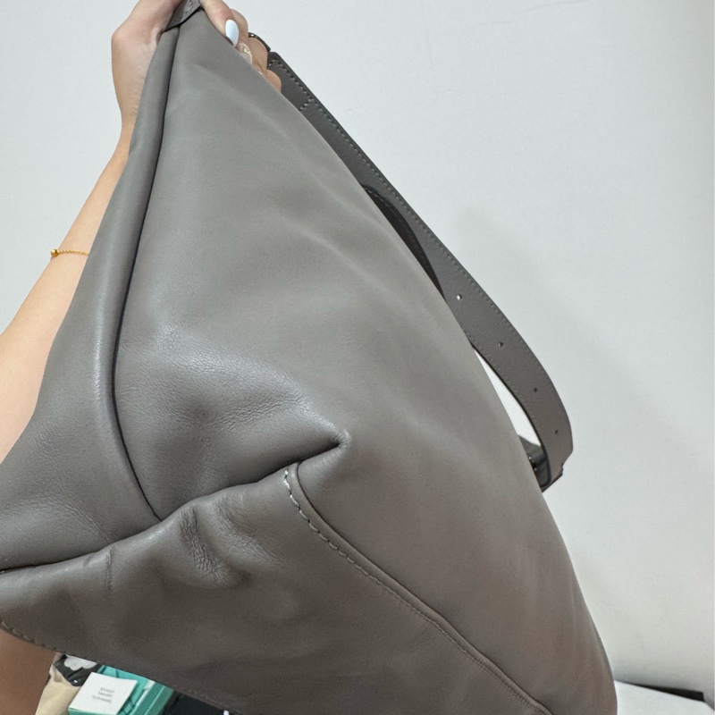 LONGCHAMP HOBO 龍驤灰 大象灰 肩背包 斜背包 手提包 側背包-12