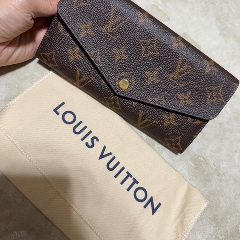LV 老花長夾