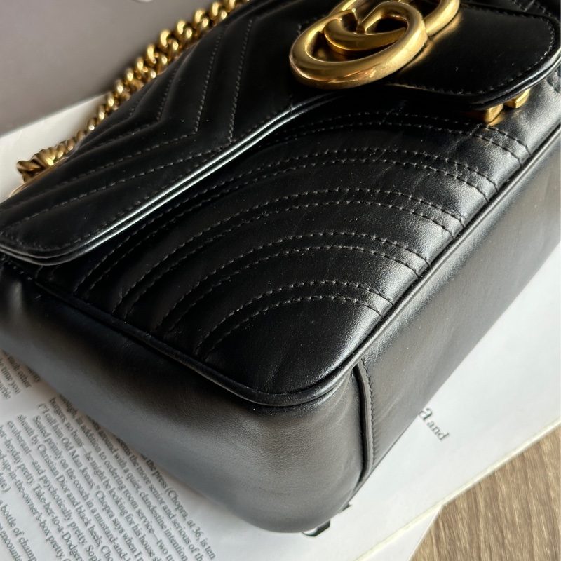 ‎˗ˏˋ 精緻女孩日常 º· 𓈒꙳ ‎˖ Gucci Marmont 26 黑色牛皮金釦肩背包 斜背包-7