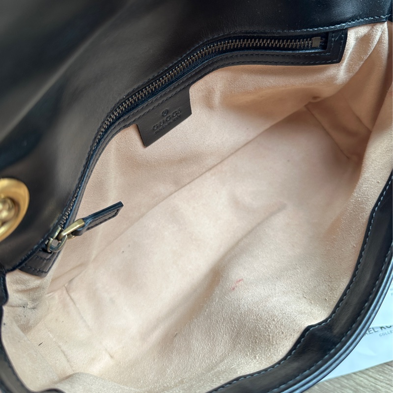 ‎˗ˏˋ 精緻女孩日常 º· 𓈒꙳ ‎˖ Gucci Marmont 26 黑色牛皮金釦肩背包 斜背包-12