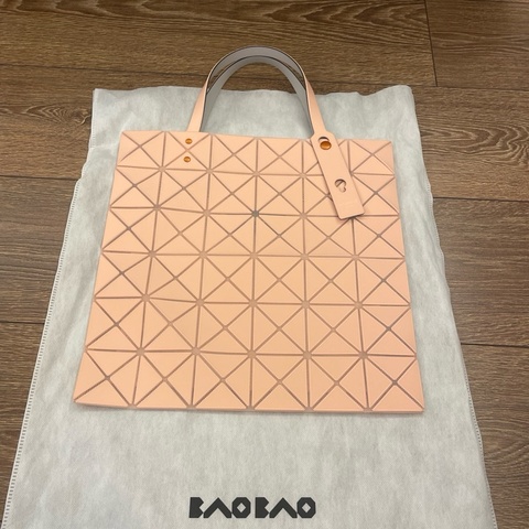Bao Bao Issey Miyake 三宅ㄧ生6*6格 粉橘色