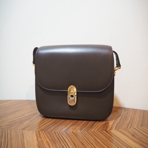 Bally 牛皮肩背包
