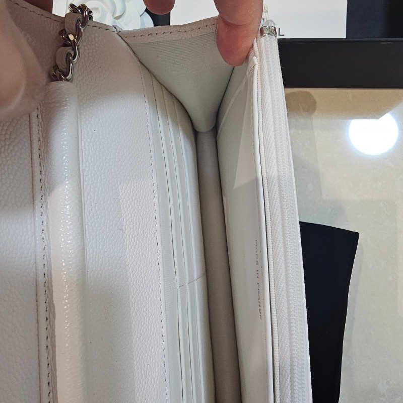 24年春夏「芯片款」✨白雪公主✨ Chanel WOC 荔枝皮 白銀-16