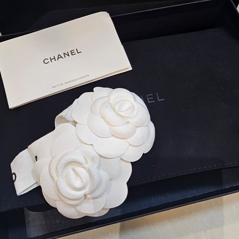 24年春夏「芯片款」✨白雪公主✨ Chanel WOC 荔枝皮 白銀-19