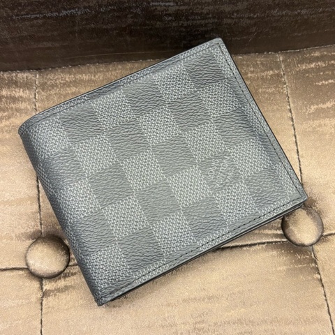 LV黑灰棋盤格對開短夾有零錢袋可放相片