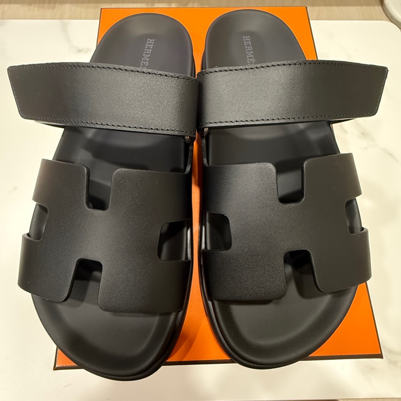 hermes chypre涼鞋 二舅拖鞋 黃金尺寸39 黑色/鵝卵石米色-0