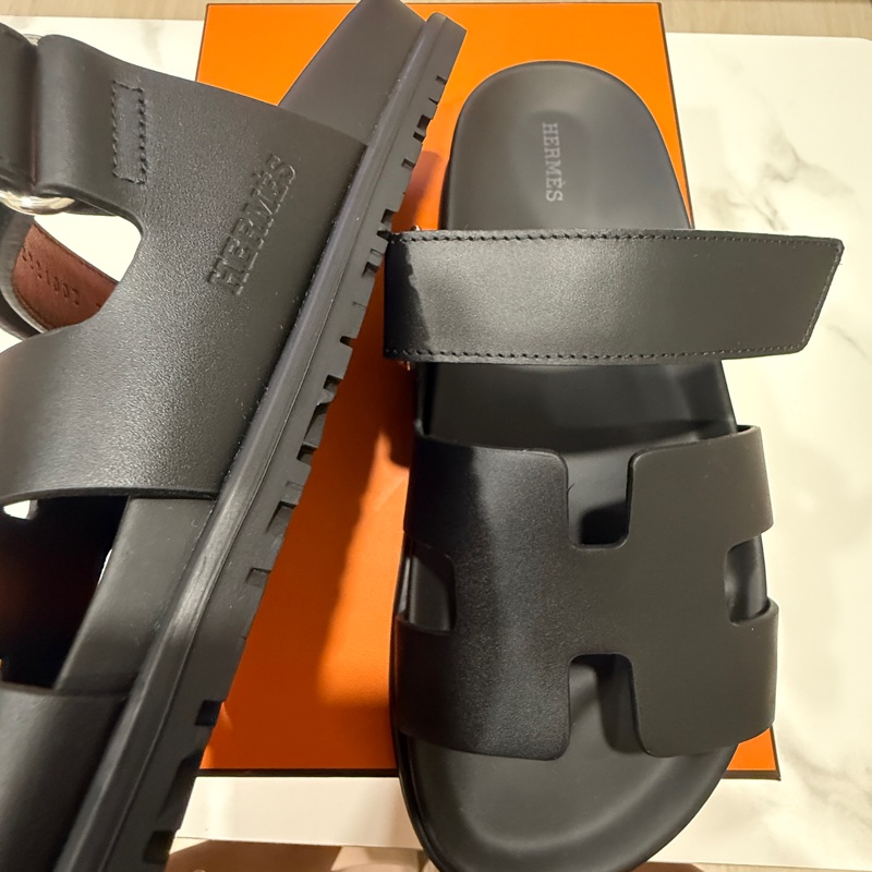 hermes chypre涼鞋 二舅拖鞋 黃金尺寸39 黑色/鵝卵石米色-1