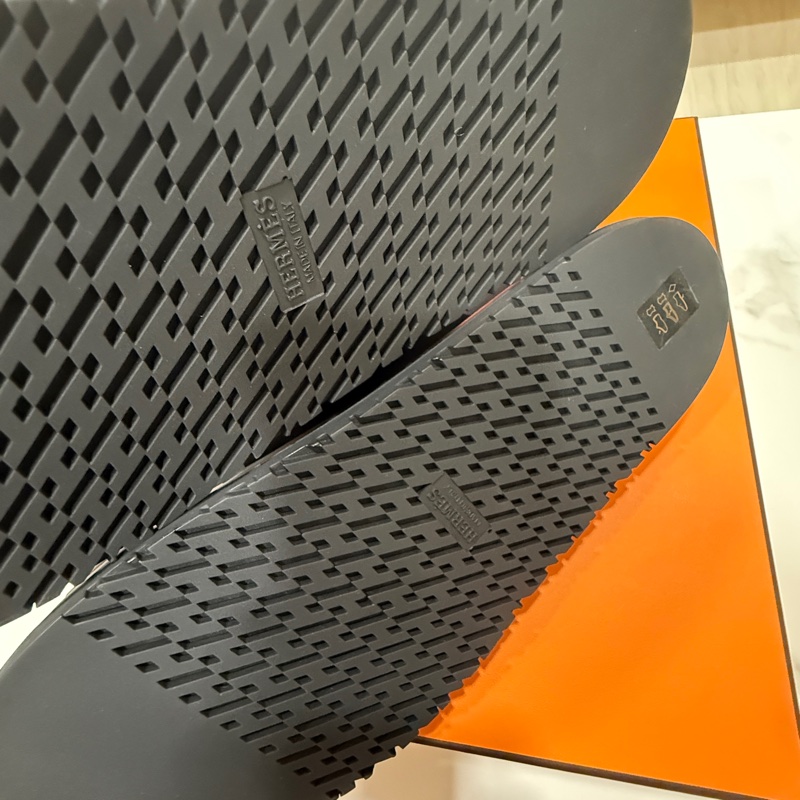 hermes chypre涼鞋 二舅拖鞋 黃金尺寸39 黑色/鵝卵石米色-4