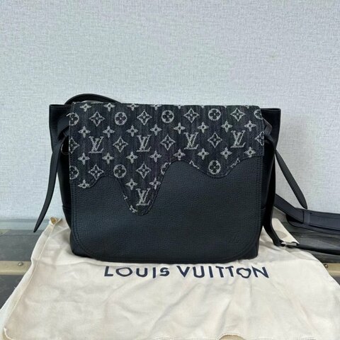 LV NIGO 聯名Besace Tokyo黑色牛仔老花郵差包 芯片款30*24*11 98新配件塵袋