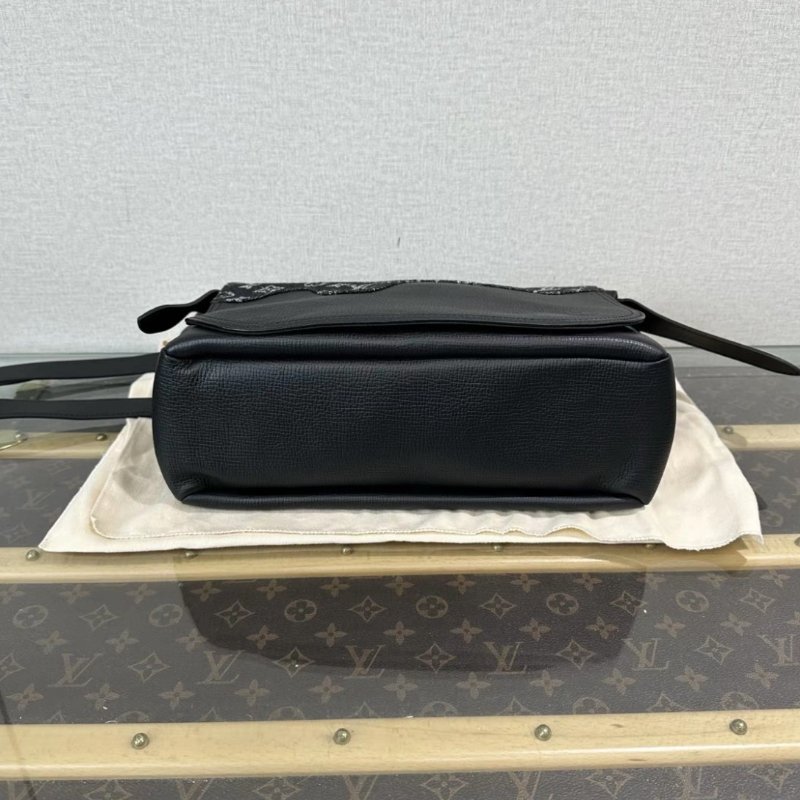 LV NIGO 聯名Besace Tokyo黑色牛仔老花郵差包 芯片款30*24*11 98新配件塵袋-3