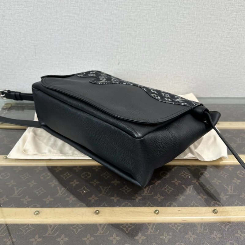 LV NIGO 聯名Besace Tokyo黑色牛仔老花郵差包 芯片款30*24*11 98新配件塵袋-4