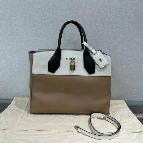 LV citysteamer金扣手提斜背包34*26*17 98新 配件塵袋