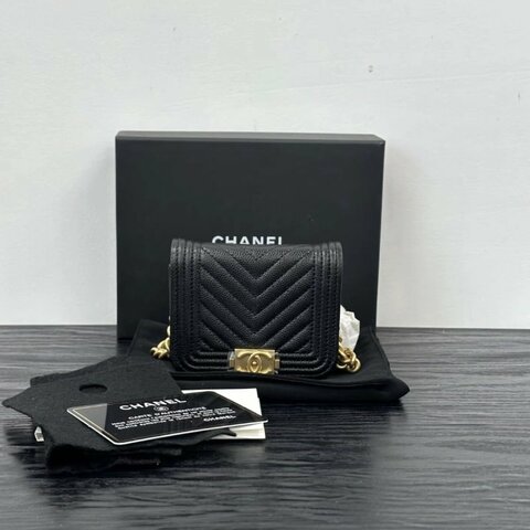 CHANEL 黑金V紋boy mini肩背斜背包 10*8*3 全新閒置配件:盒子塵袋保卡