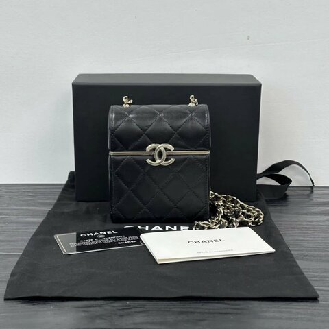 CHANEL 羊皮黑金翻蓋化妝包肩背斜背包 10*12*4 全新閒置配件:盒子塵袋卡册保卡