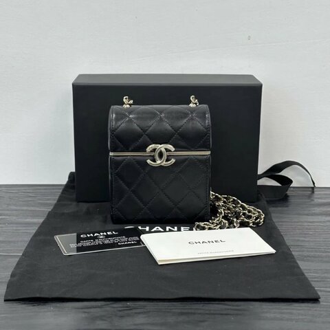 CHANEL 羊皮黑金翻蓋化妝包肩背斜背包 10*12*4 全新閒置配件:盒子塵袋卡册保卡