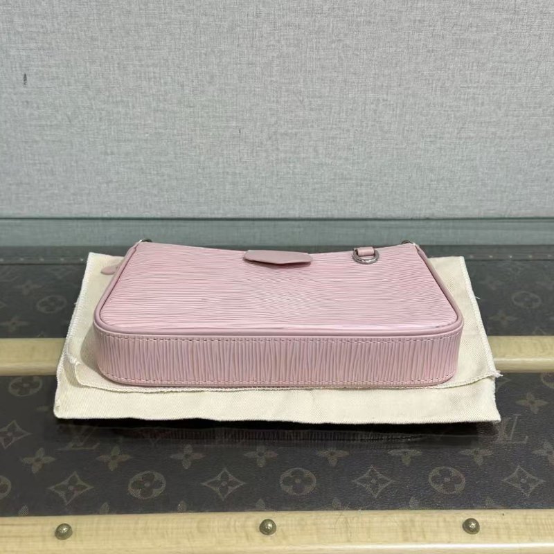 ✨LV 粉銀 EasyPouch On Strap水波紋麻將包 20.5*12*4 99新配件塵袋-4