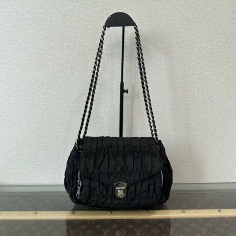 ✨PRADA 黑銀皺褶流浪腋下包 28*17*13 98新配件塵袋