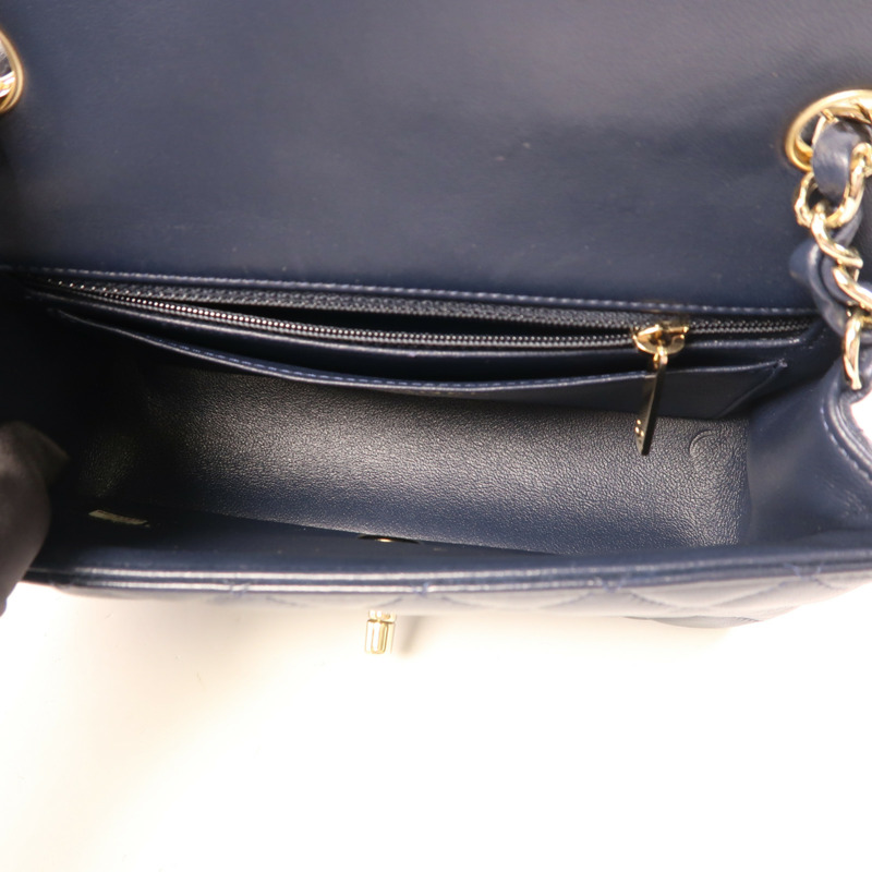 CHANEL 羊皮皮革Mini Classic 20金扣肩背袋-5