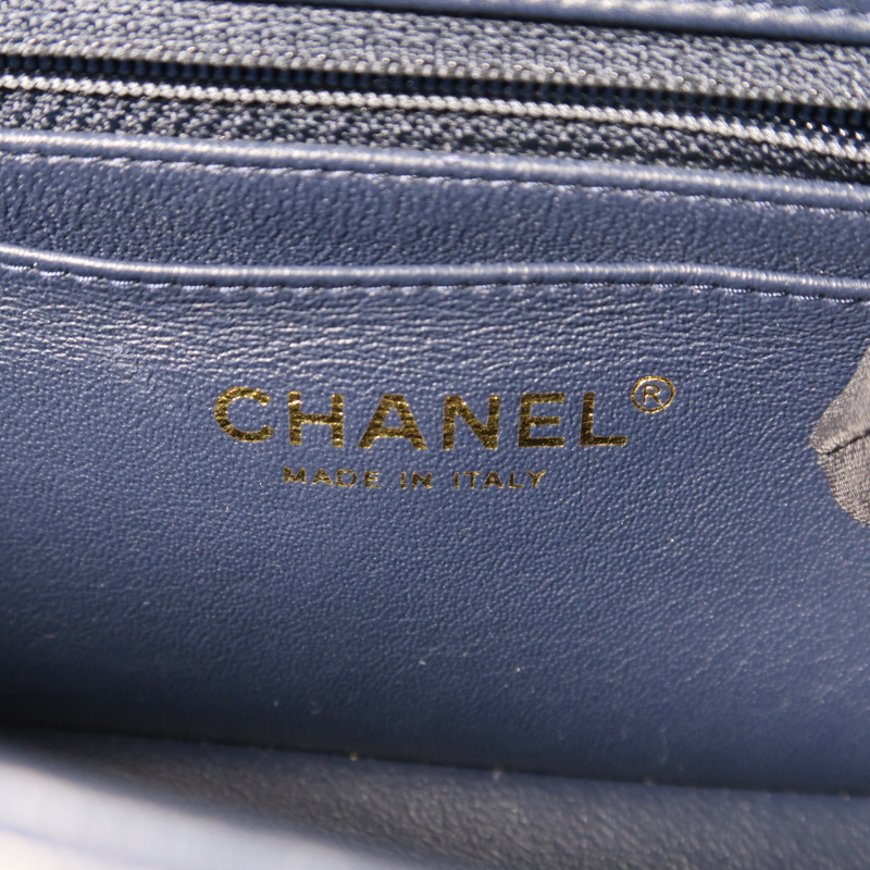 CHANEL 羊皮皮革Mini Classic 20金扣肩背袋-6