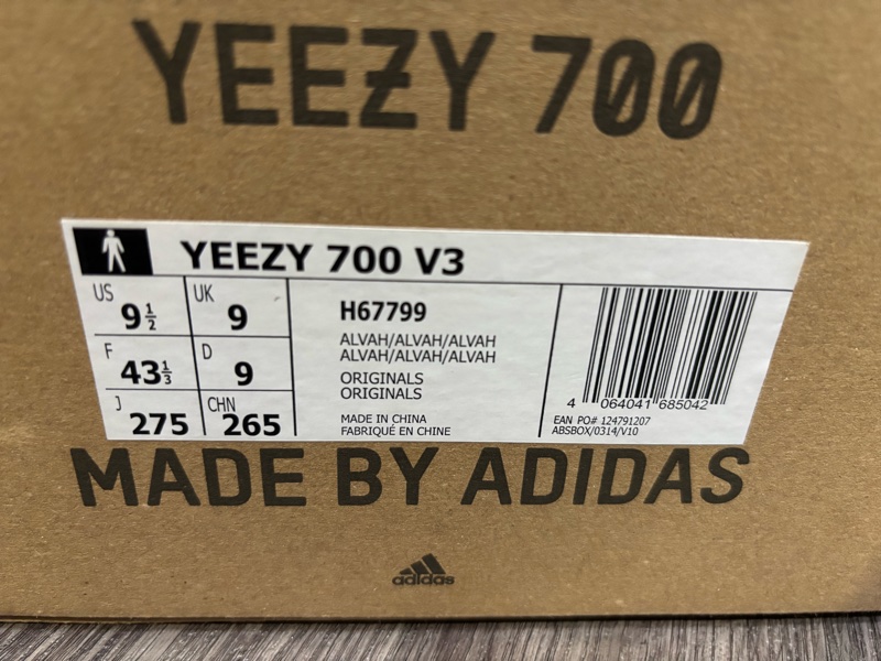 adidas 700 v3 夜光黑武士-5