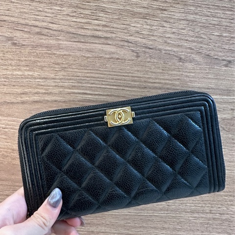 Chanel 黑荔枝牛皮菱格紋BOY金釦長夾