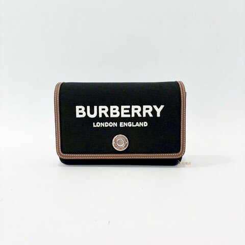 Burberry包包黑色帆布白字刺繡logo咖色牛皮肩背包80551811